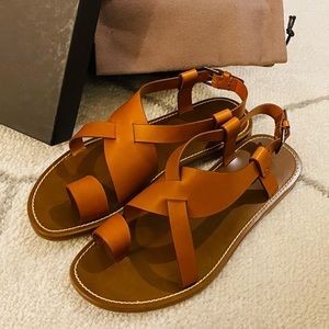 NWT Bottega Veneta strap sandal size 8.